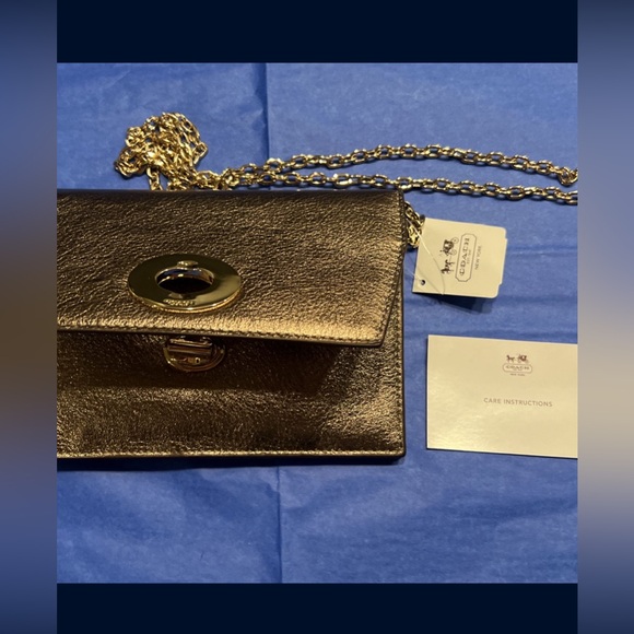 Coach NWT Crossbody bag gold/ dust bag - Picture 9 of 12